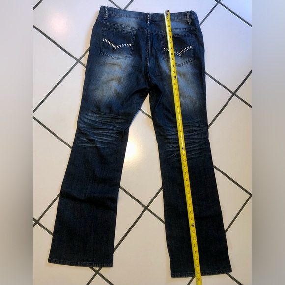 Ladies Venus brand size 12 jeans dark wash with plenty of bling and stretch - Picture 9 of 10